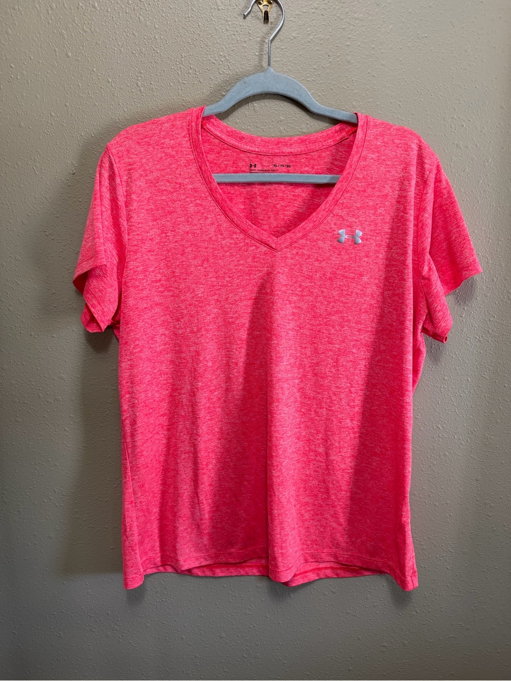Under Armour Women’s Heather Neon Pink V-Neck Performance Tee